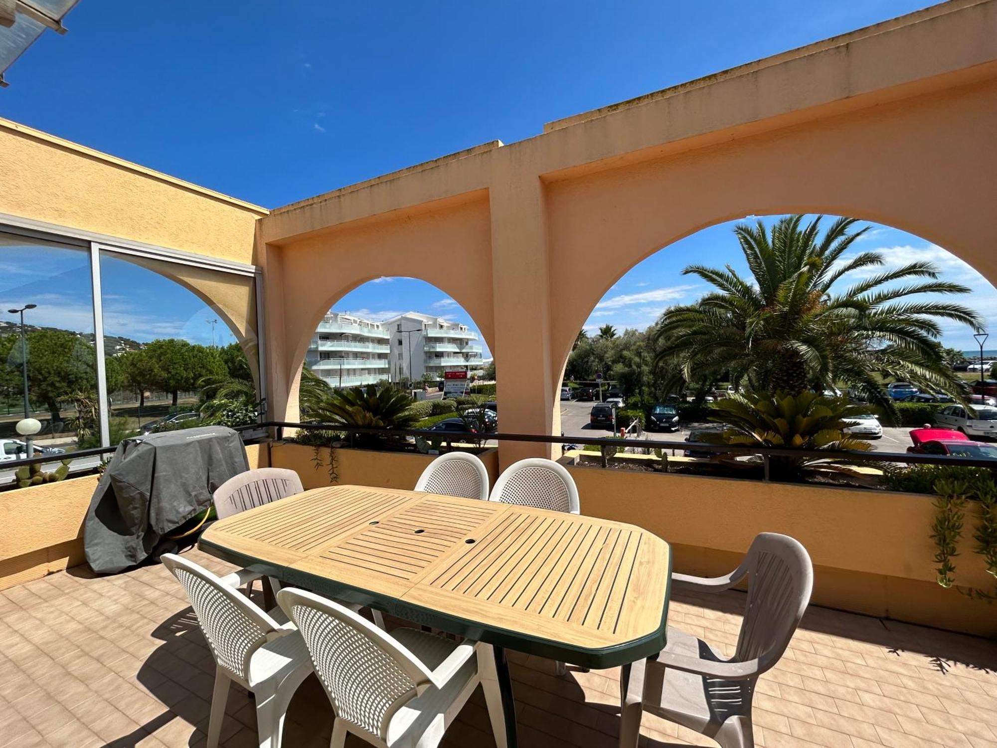 Apartment Vintage De 54m2 Avec Terrasse De 37m2 Vue A *